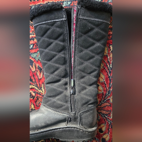 Chaco Women's Black Quilted Boots like new sz7.5 "Vibrum" - Picture 5 of 5